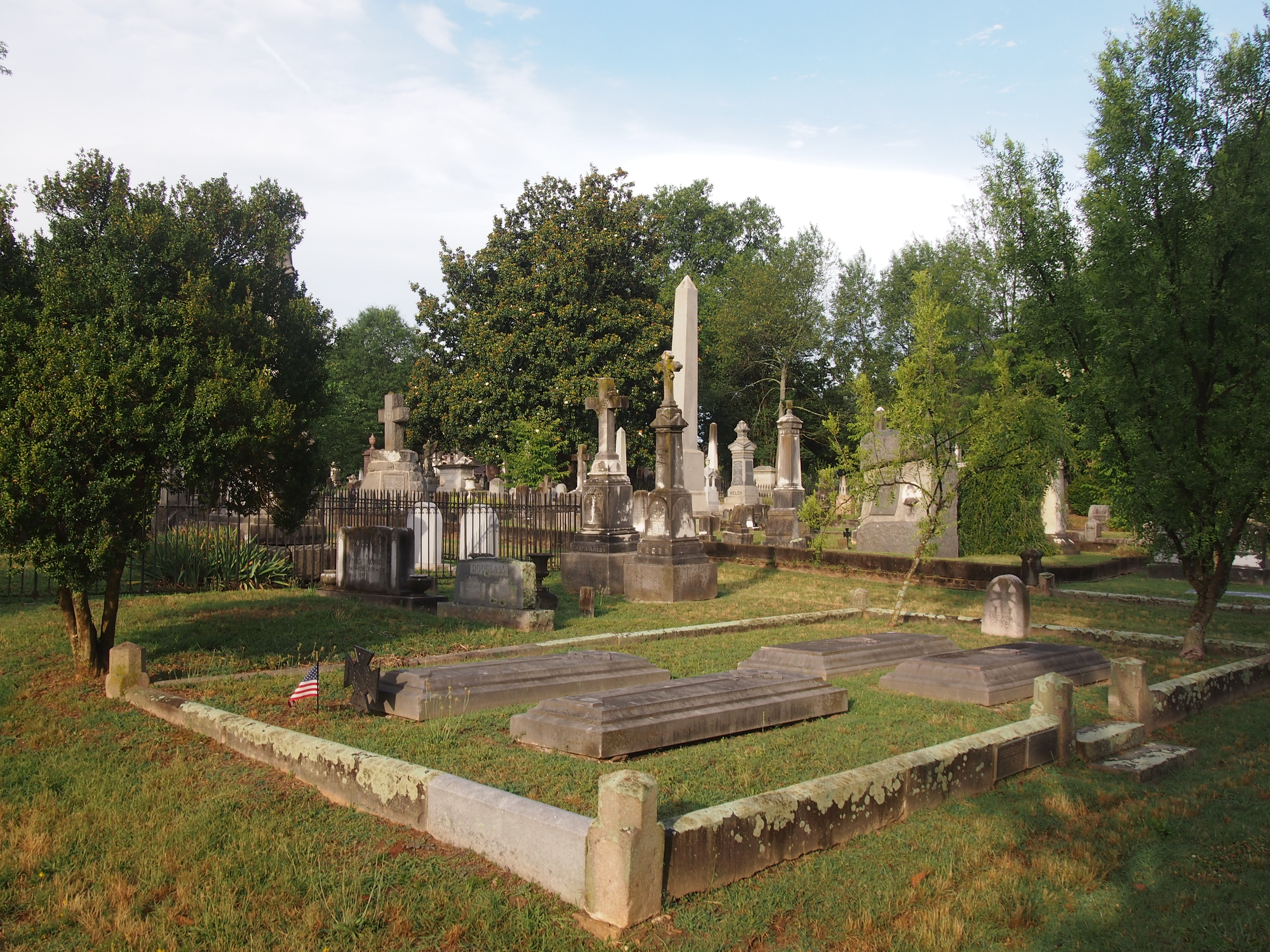 Mount Holly Cemetery, Little Rock