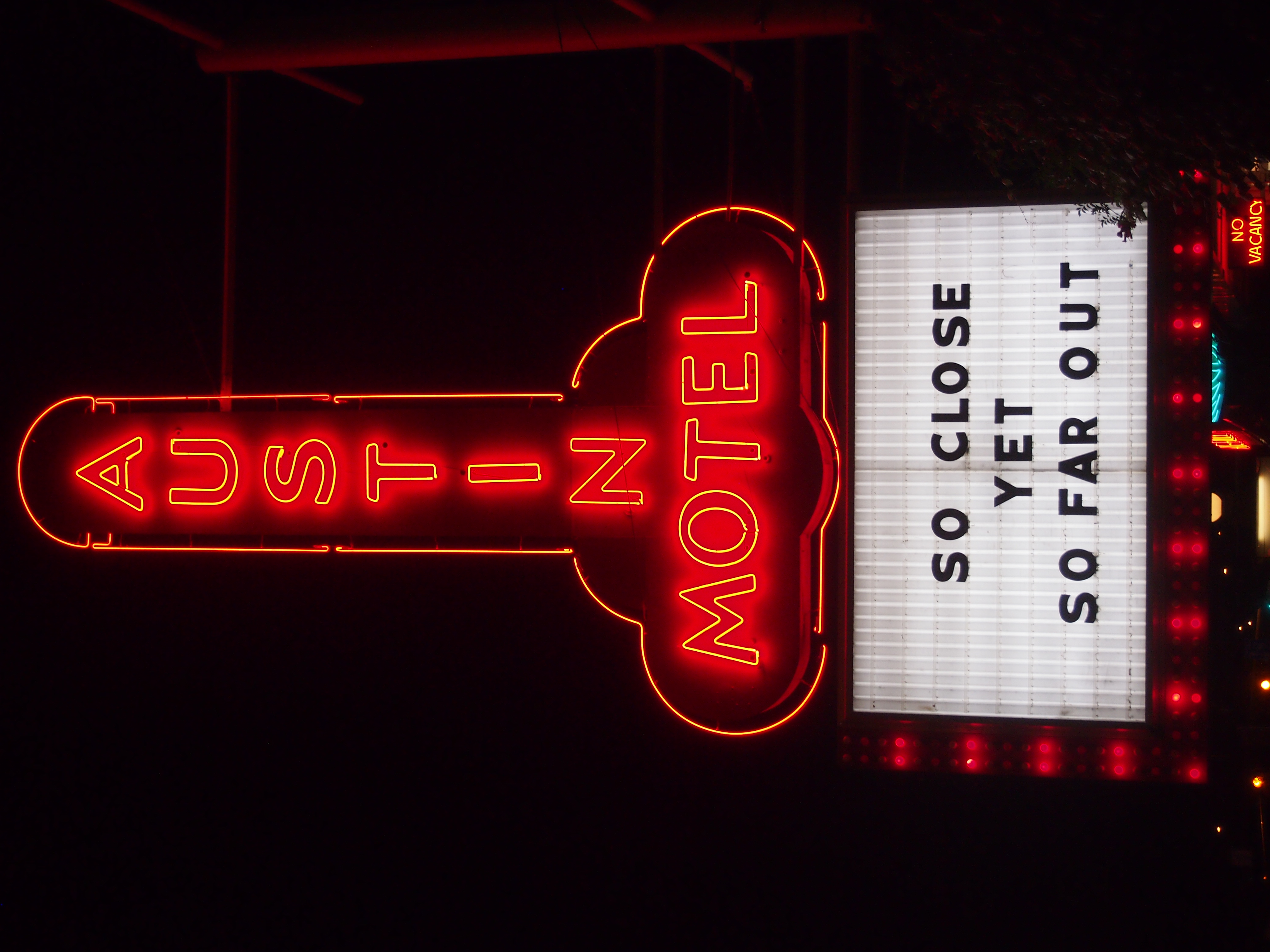 Austin Motel neon sign